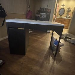 desk  need gone asap 