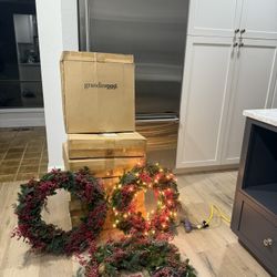 Frontgate Grandinroad  Winter Red Berry 32" Holiday Wreath Pinecone Lights