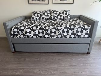 Twin Size Daybed + Mattress