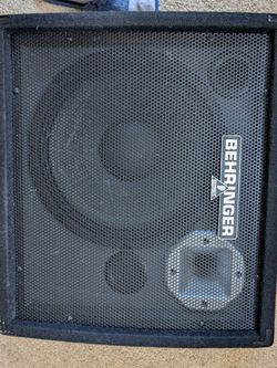 Behringer K-1800fx 4-channel amplifier (needs repair)