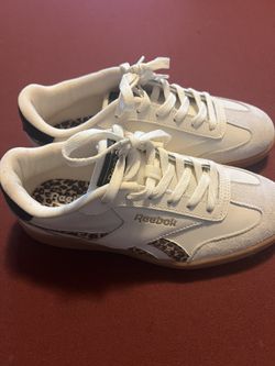 Reebok Leopard Size 8