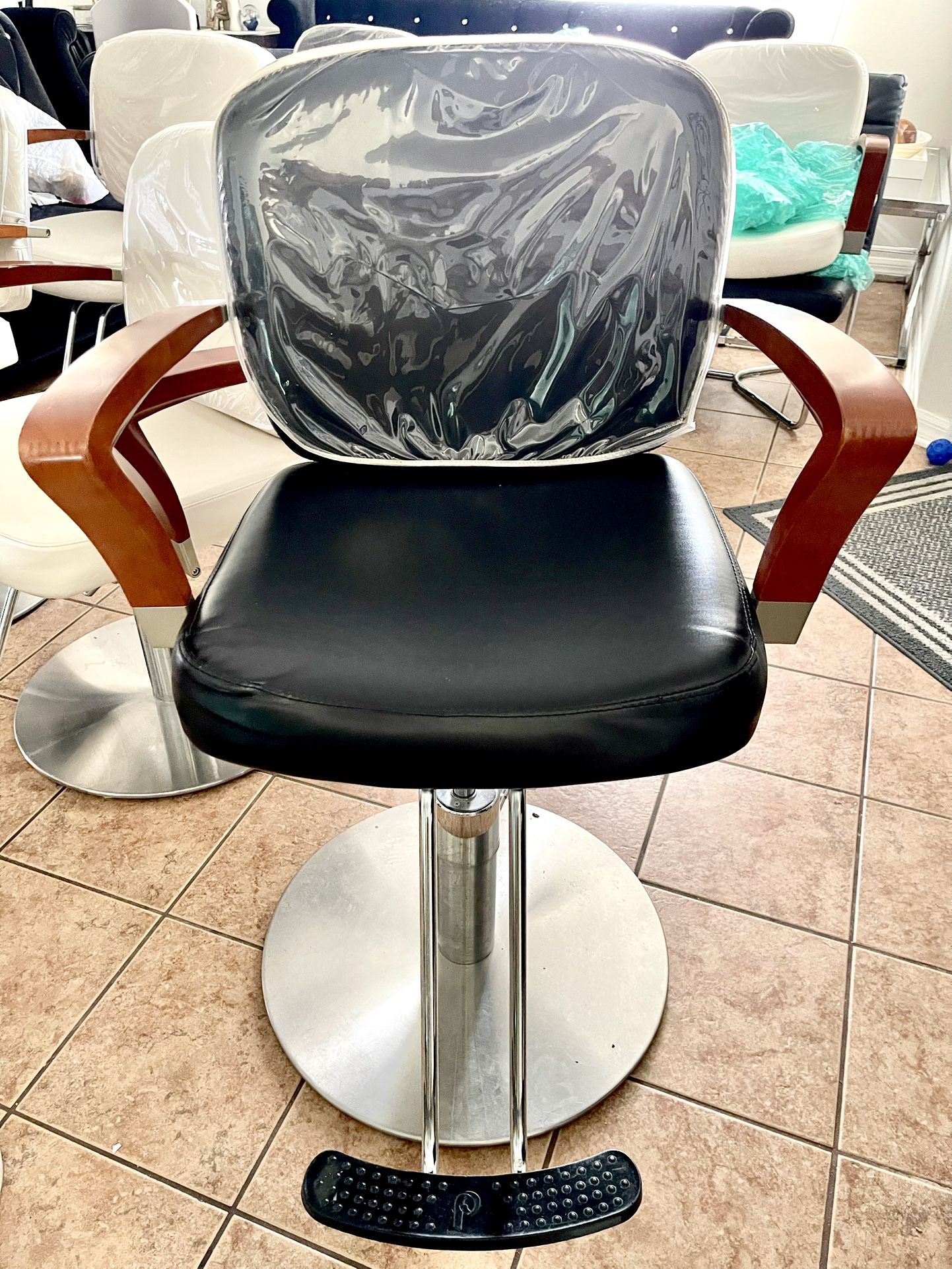 Black Pibbs Brand Salon Styling Chair