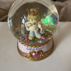 3 Snow Globes