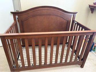 Wooden Crib / toddler bed