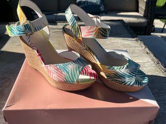 Felicitous wedges size 8.5