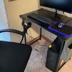 Regular Gaming pc comes with monitor and keybored and moose