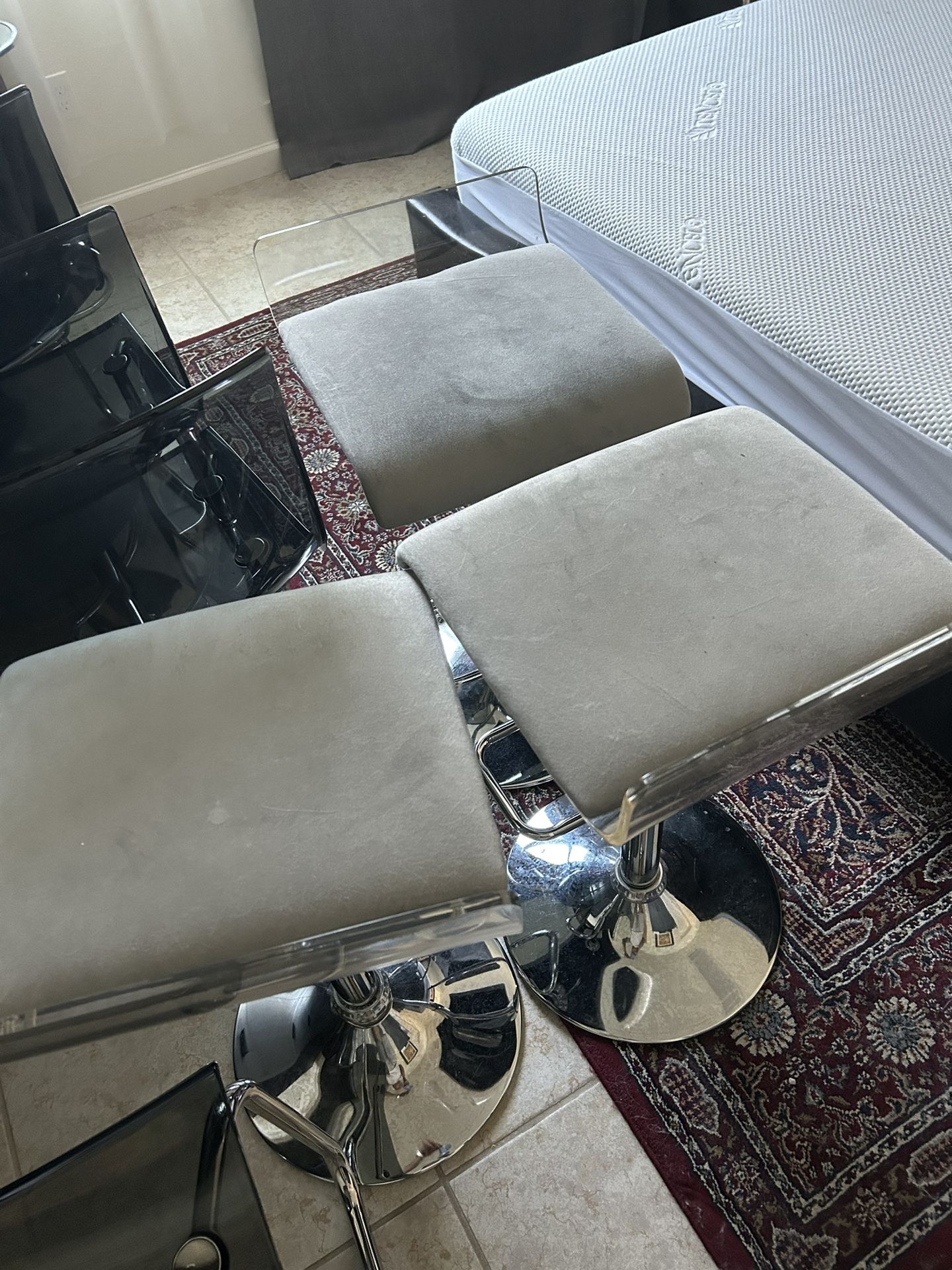 3 BARSTOOLS