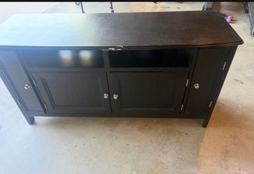 TV stand - curb alert