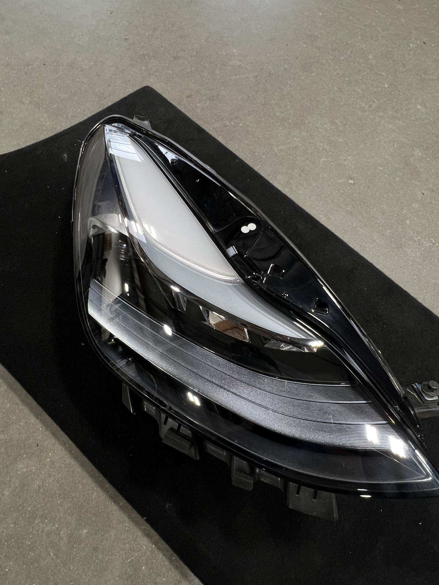 Model Y Performance Headlight