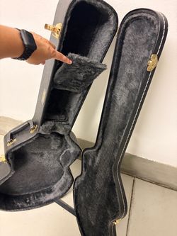 Guitar hard case