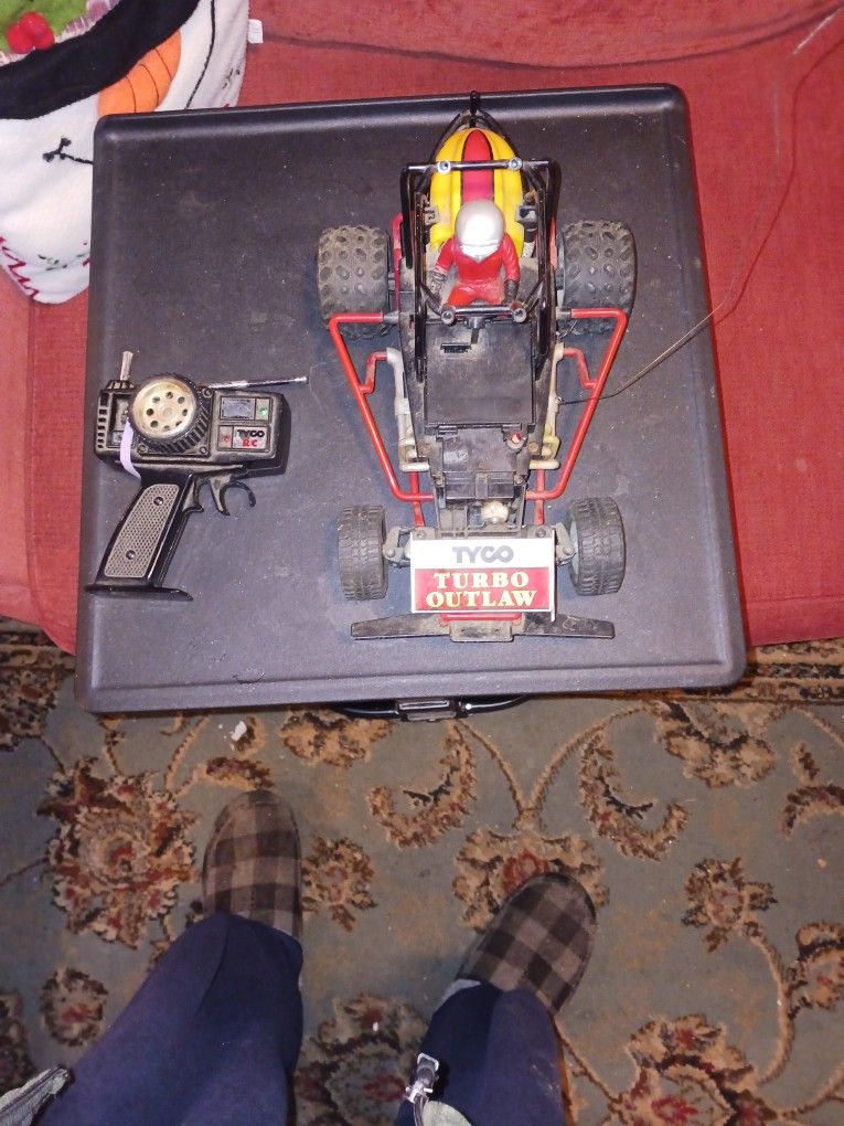 Tyco Outlaw Remote 4 W Toy Race Mud Car