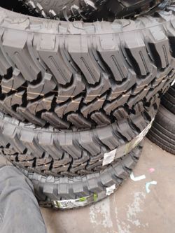 New set of atturo mud terrain 35 1250 20 lt