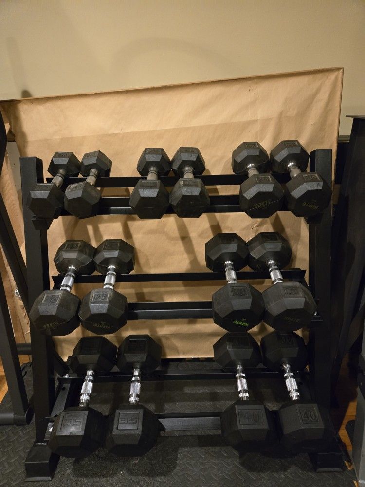 Used 10lb Thru 40lb Rubber Hex Dumbbell Set With Rack 