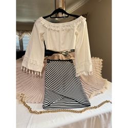 Beautiful Blouse / Skirt Medium 🖤🤍