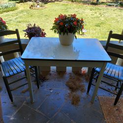 Antique  Pie Table And Chairs