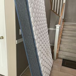 Twin Size Mattress Like New 