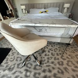 Desk And Chair Combo Like New 