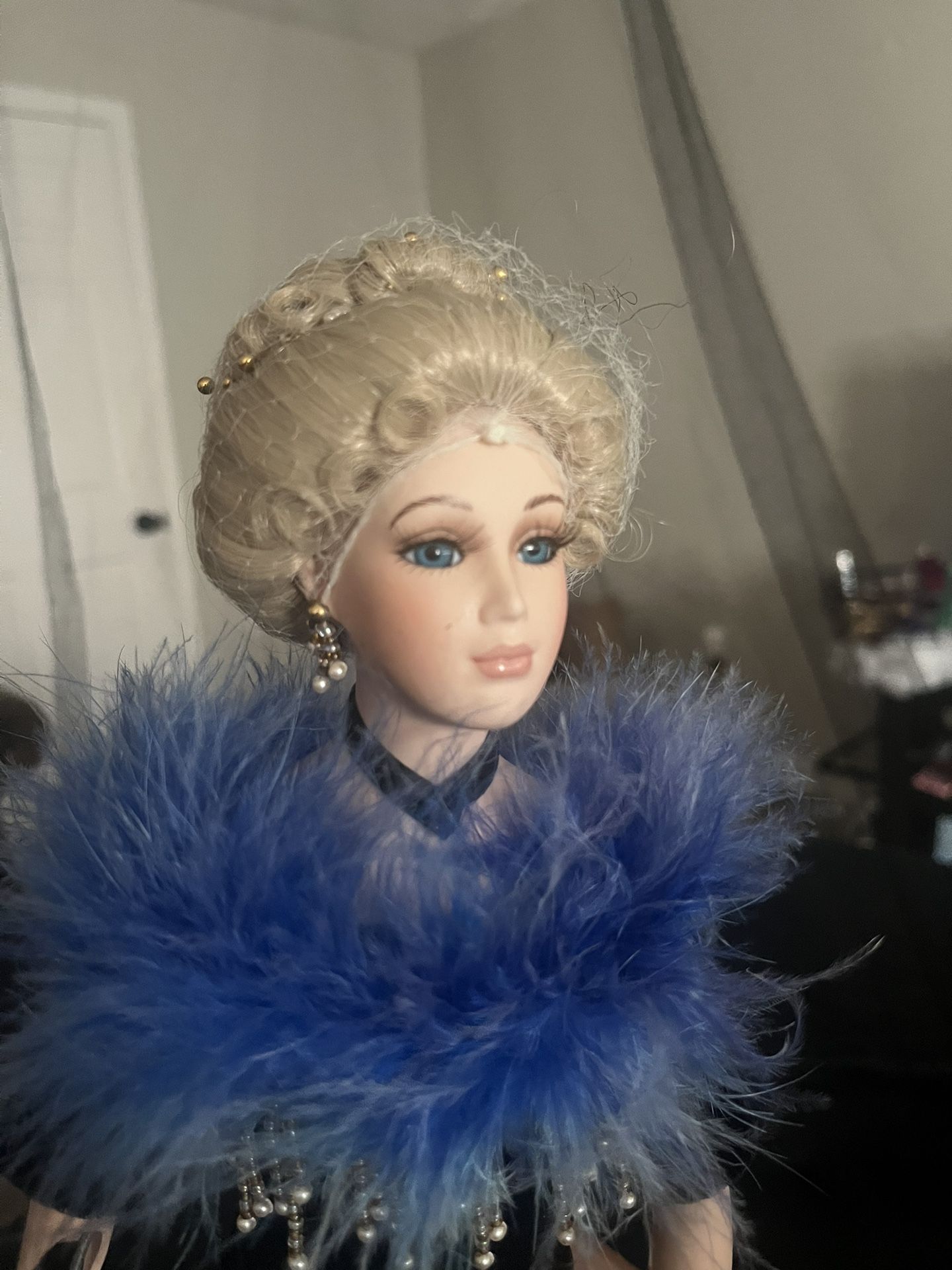 Porcelain Doll:Ms Diane Doll And The Collectors Choice And Many More Various Brands