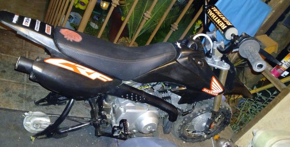 Honda crf 50 dirtbike it’s got a 125 motor