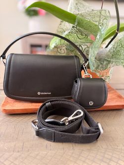 Lululemon Athletica Cactus Leather Alternative Mini Bag 1.2L - Black/Silver