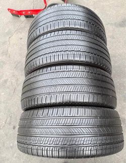 235 45 18 Michelin con 80% de Vida las 4