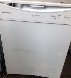 Frigidaire 24" Built-In Dishwasher! White! Like New! Guaranteed! Installation May Be Available!