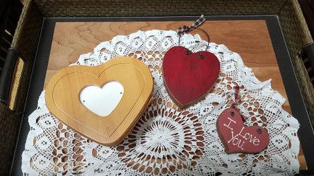 Valentine's decorations , Longaberger, two wooden hearts