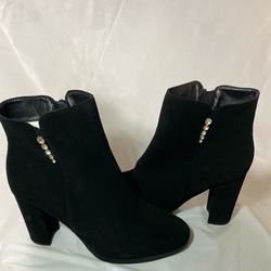 BLACK BOOTIES 
