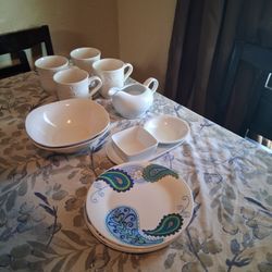 Dinnerware/Vintage Glasses