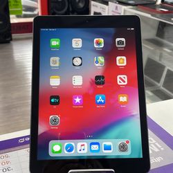 Great Condition Apple IPad Air Unlocked, 9.7 inch screen, Comes With Charging Cable