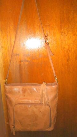 Genuine leather crossbody handbag.like new!