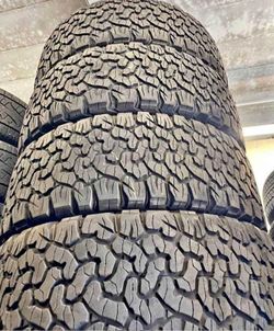 275/65/20 Bfgroodrich Selling a set of 4 tires in excellent condition 🫡
