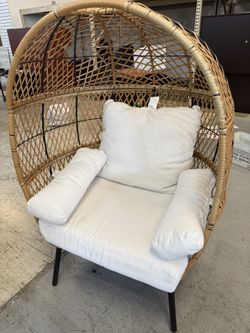 Egg Shaped Chair Great For Photos