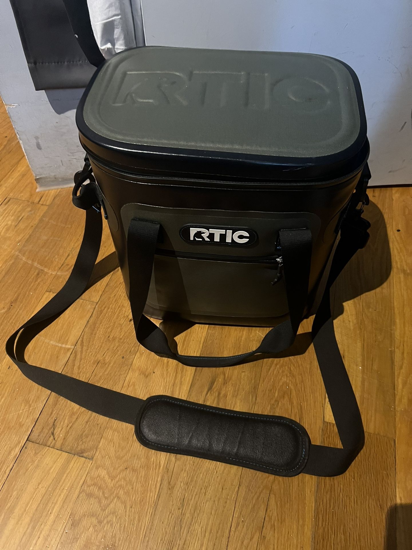 Rtic Ice Cooler Bag