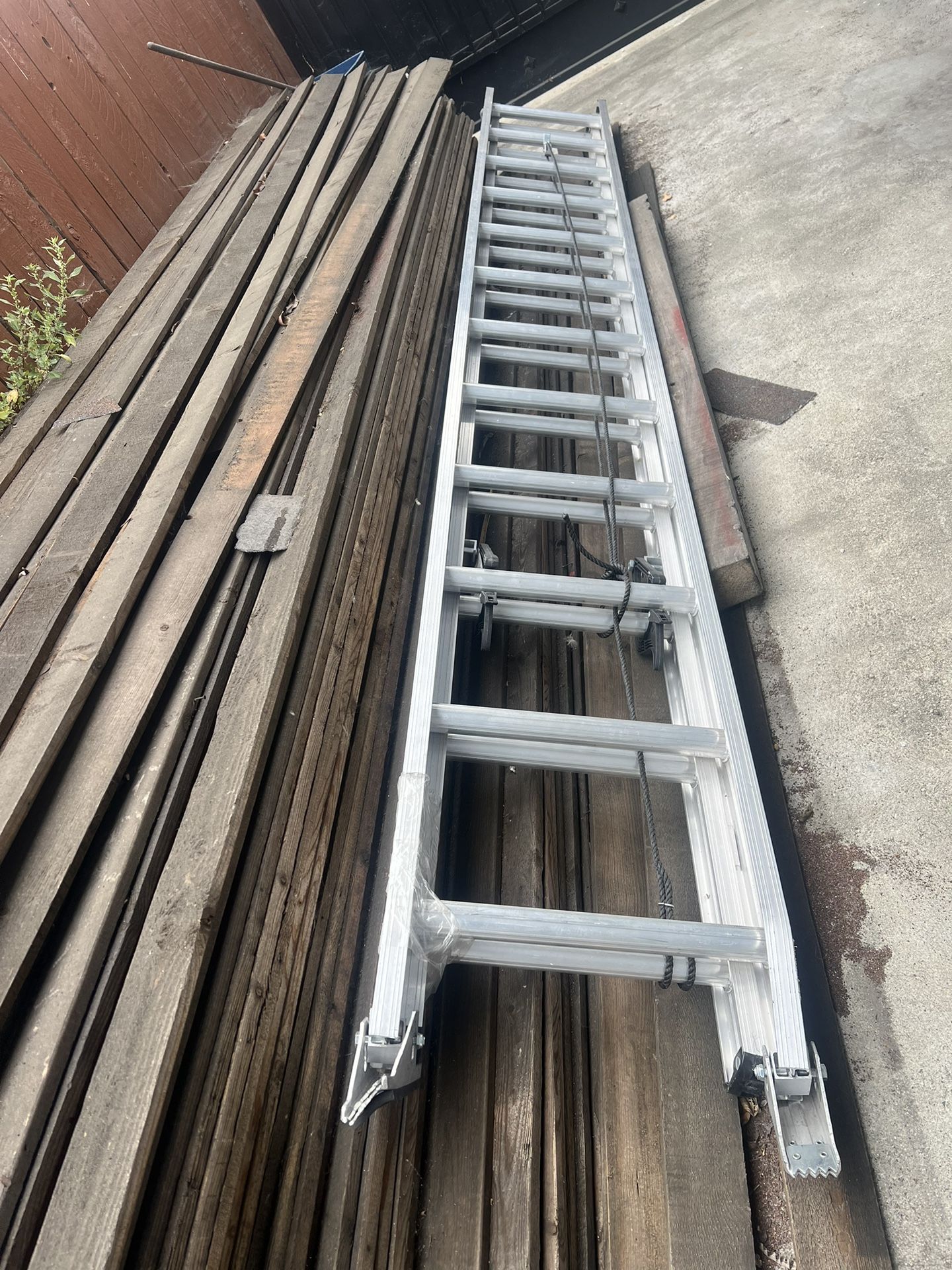 Escalera De Aluminio 24 Pies