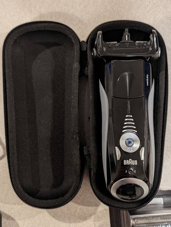 Braun SERIES 7 Wet & Dry Electric Shaver with New Cassette