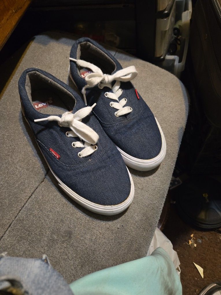 LEVIS SHOES