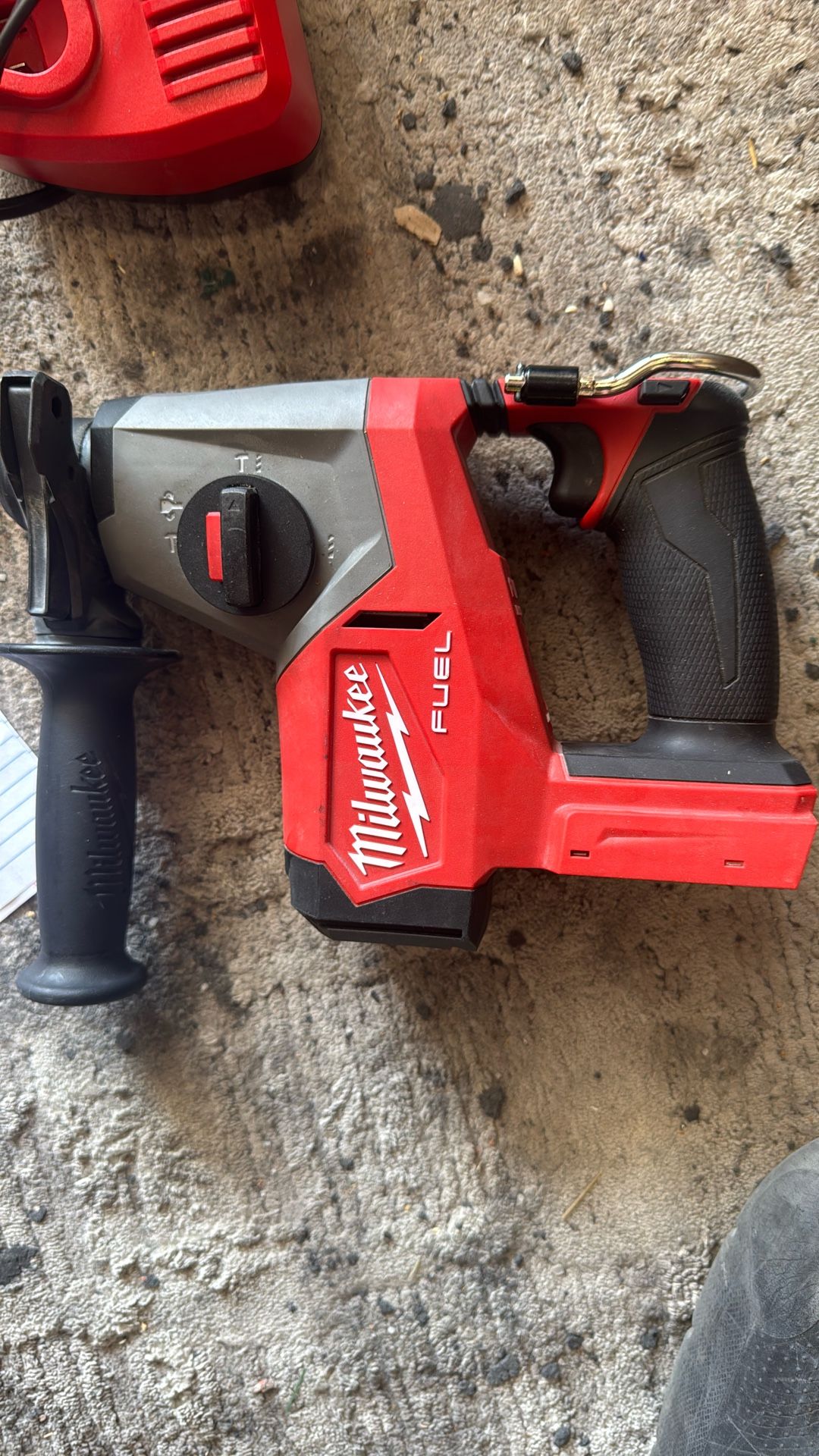 Milwaukee 5/8 SDs Plus Rotary Hammer