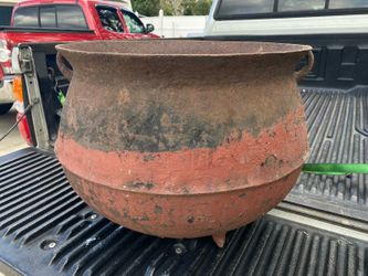 Antique Cast Iron Stew Pot