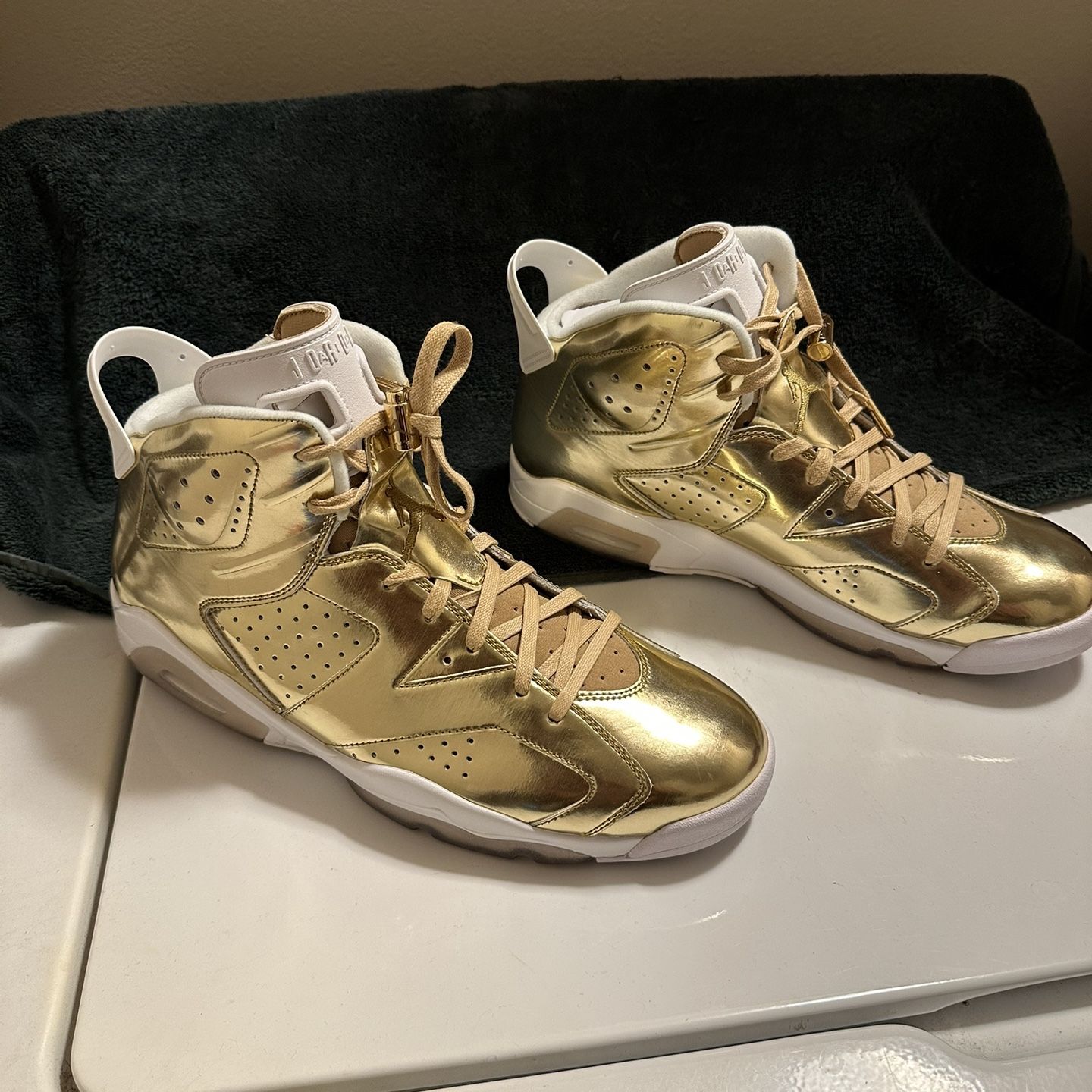 Air jordan 6 pinnacle deals gold