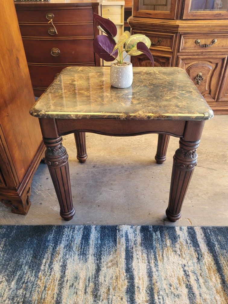 SIDE END TABLE
