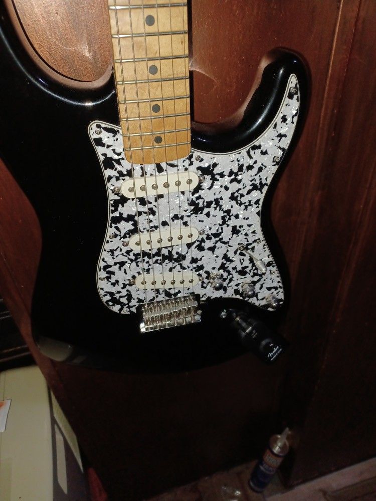 Strat Pick Guard 11 Screws