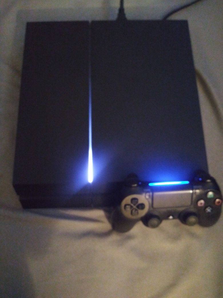 Playstation 4 its 500gb in great condition