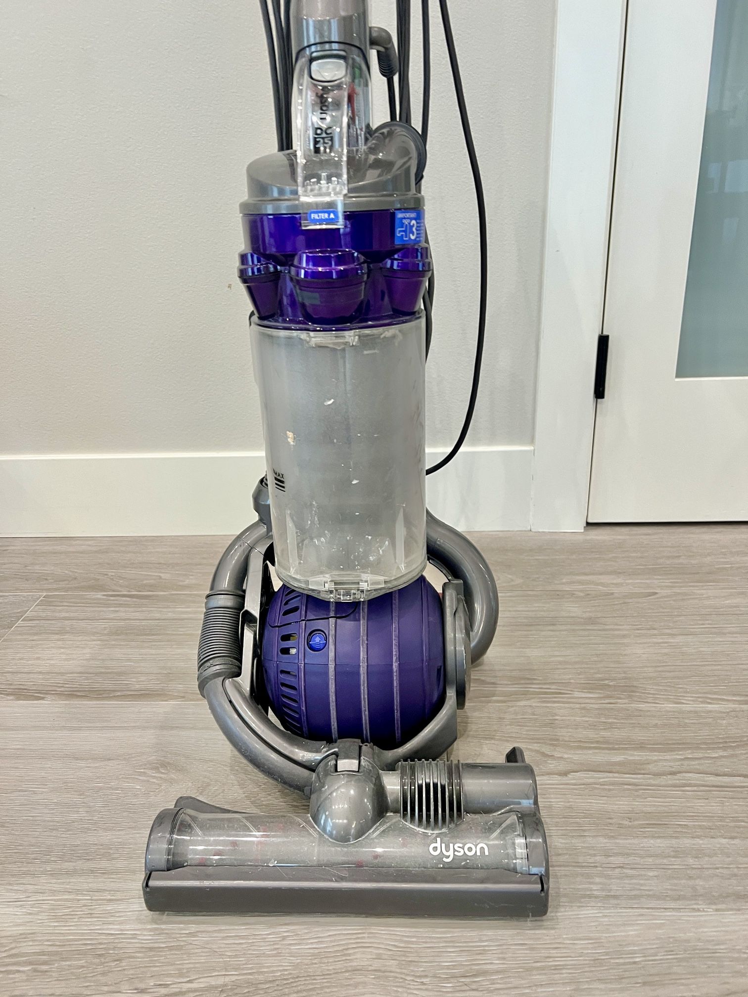 Dyson DC25 Vacuum