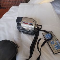 Hand Held JVC Camara With Remote 