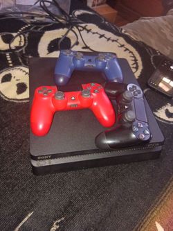 ps4 three controllers