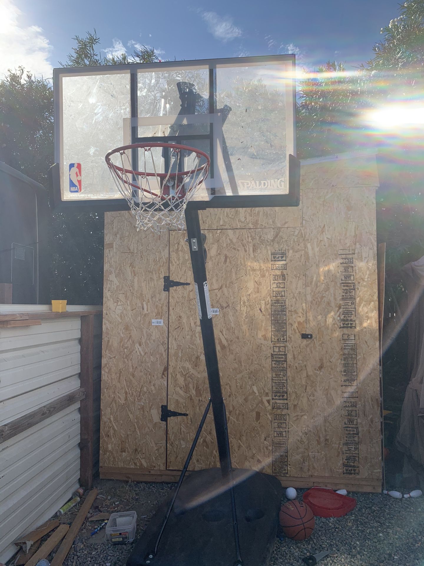 Basketball hoop