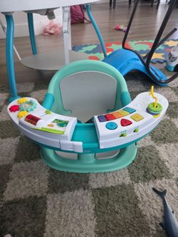 Infantino Music Booster/Chair