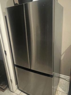Midea French door refrigerator 30 inches wide