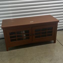 Wood TV Stand/cabinet 